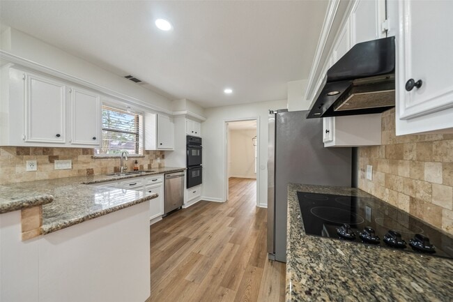 Building Photo - 3518 Cave Springs Dr