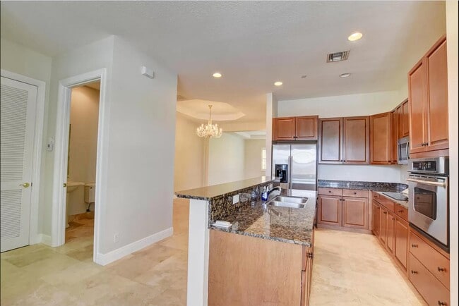 Building Photo - 545 NE 69th Cir