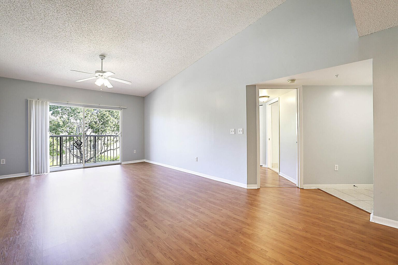 Building Photo - 100 Crestwood Ct N