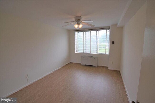 Building Photo - 6641 Wakefield Dr