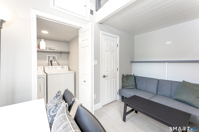 Building Photo - 280 Old Lambert Rd