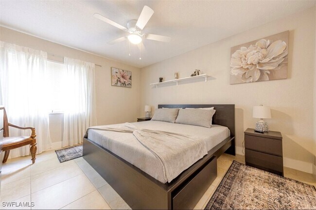 Building Photo - 4605 Bayshore Dr