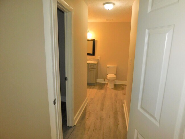 Building Photo - 1316 McConihe St