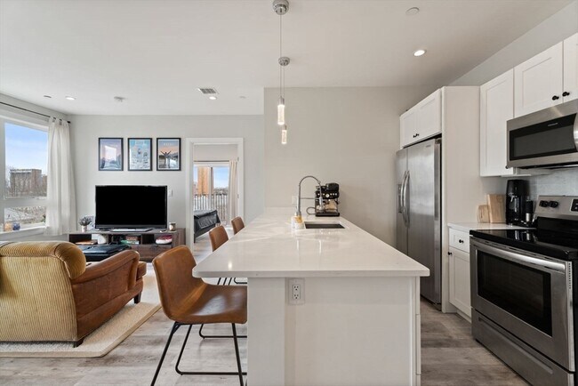 Building Photo - 1457 Tremont St