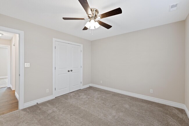 Building Photo - 1451 Spring Mountain Dr