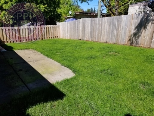 Building Photo - Single Level Family Home in Sandy.  New Carpet & LVT  Flooring Pets Welcome