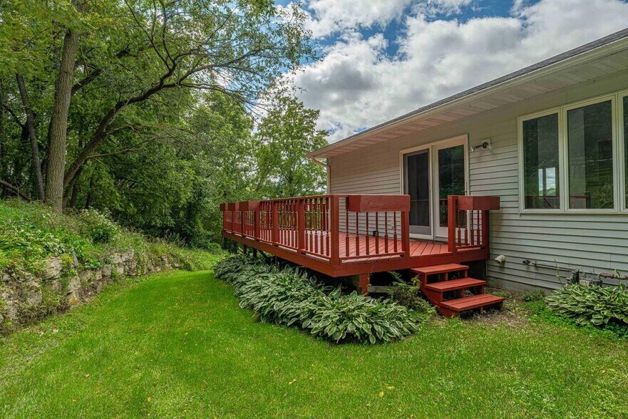 Outdoor Deck - 100 Grossenbacher Ln