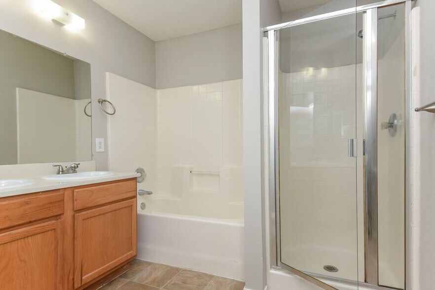 Building Photo - 8776 Polo Dr