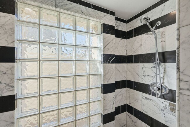 Building Photo - Elegant 3-Bedroom Home in Historic Tucson