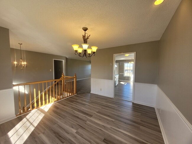 Building Photo - $1900 - 4 Beds 3 Bath + Bonus Room w/ Massive Fenced Yard