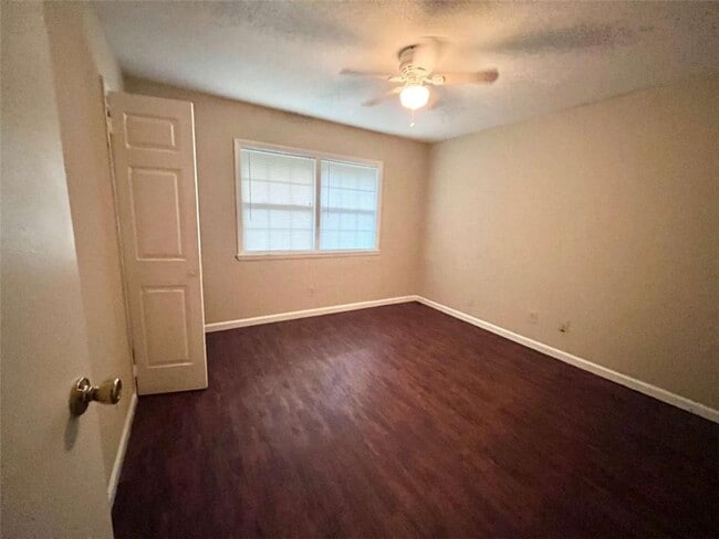 Building Photo - 100 Chalfont Dr