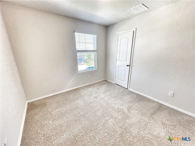 Building Photo - 940 Chachalaca Ct
