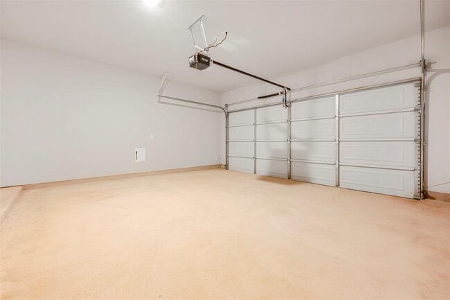 Building Photo - 104 Cinnabar Ln