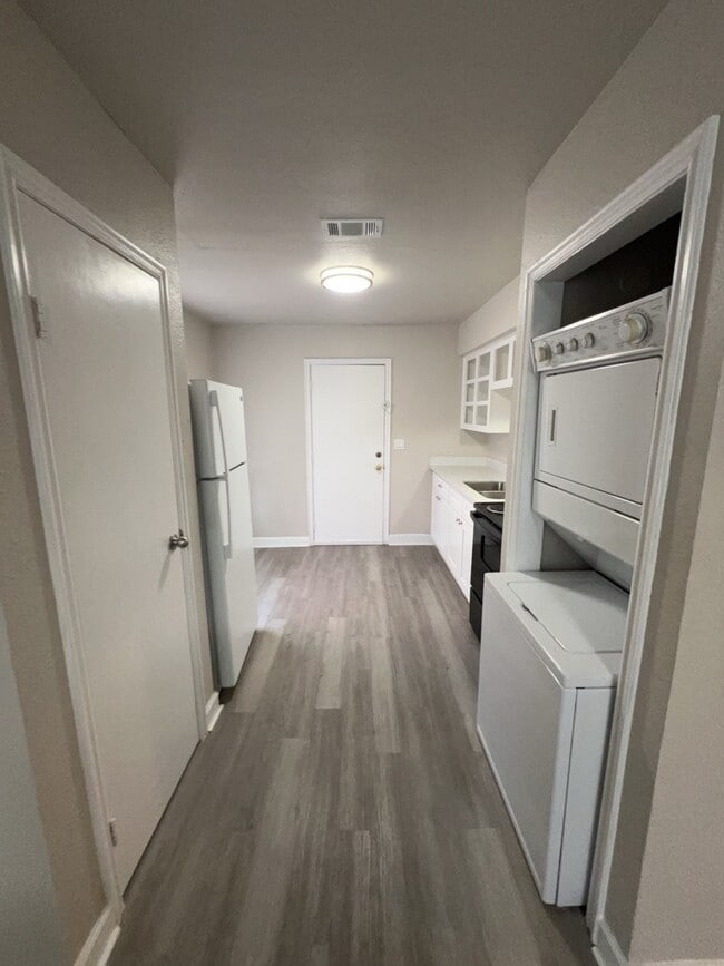 Building Photo - 4406 Tampico St