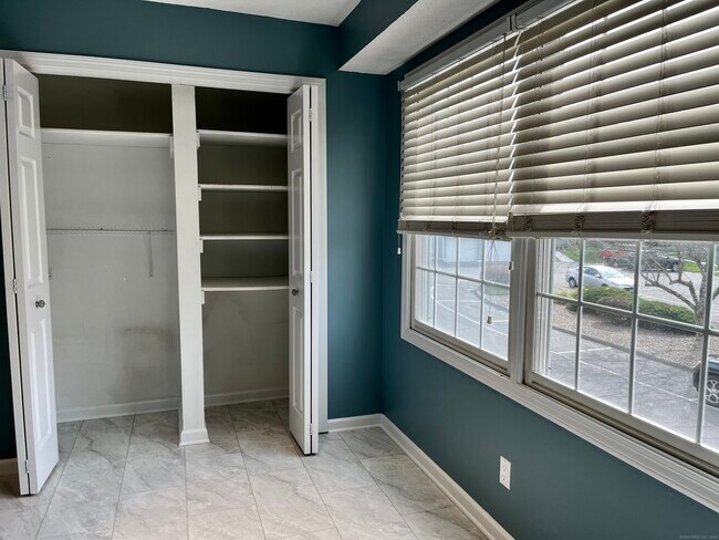 Building Photo - 808 Fieldstone Ct