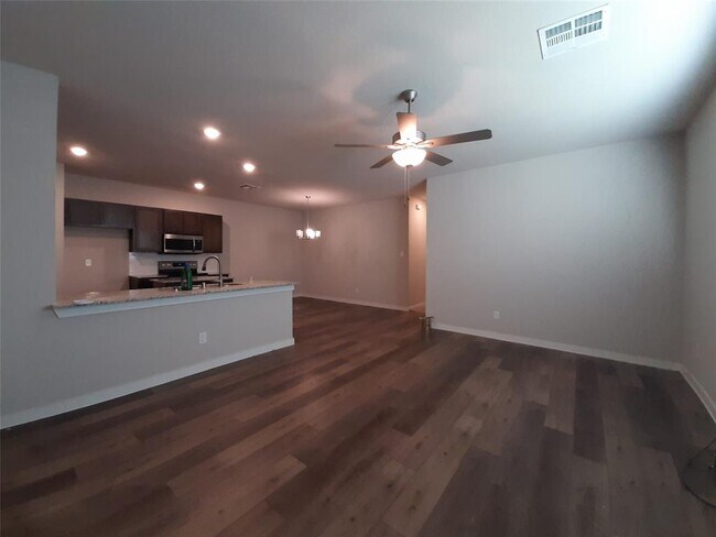 Building Photo - 25104 Pacific Wren Dr