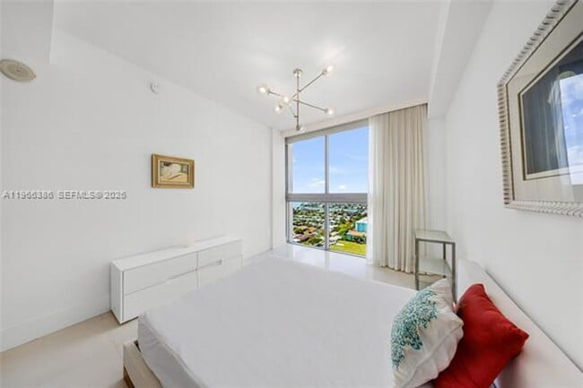 Building Photo - 7901 Hispanola Ave