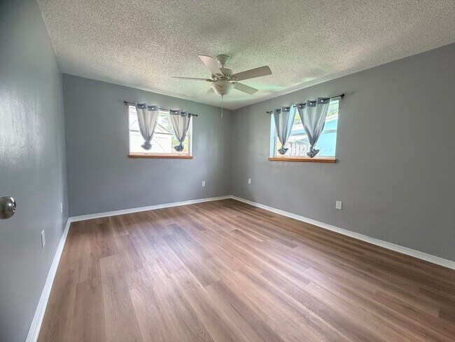 Building Photo - 8381 NW 28th Pl