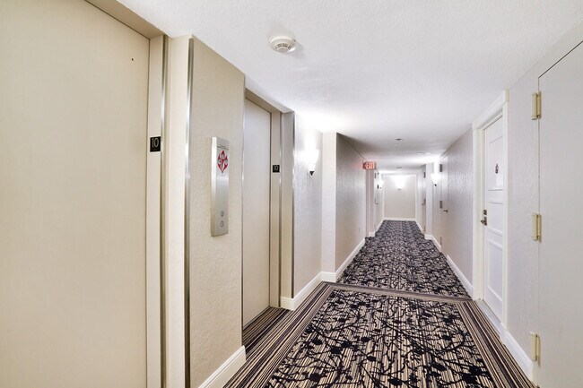 Building Photo - 4200 N Ocean Dr