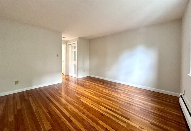 Building Photo - 12 Vinal St