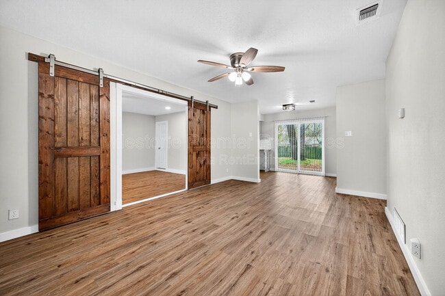 Building Photo - 218 Kansas St