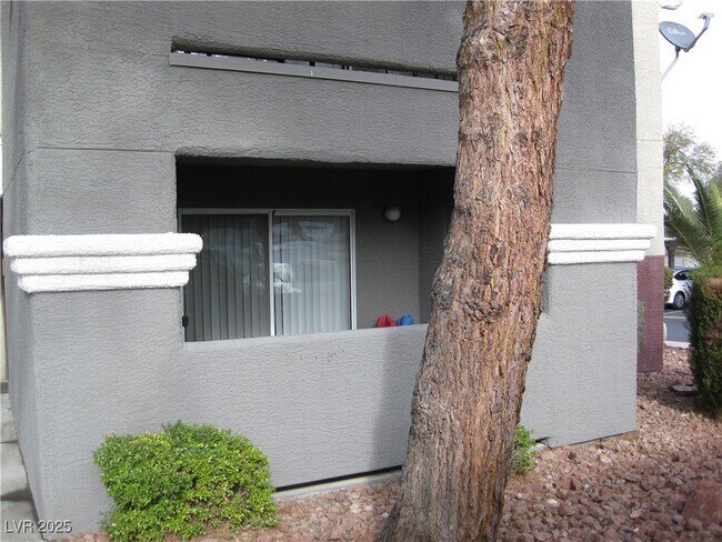 Building Photo - 5055 W Hacienda Ave