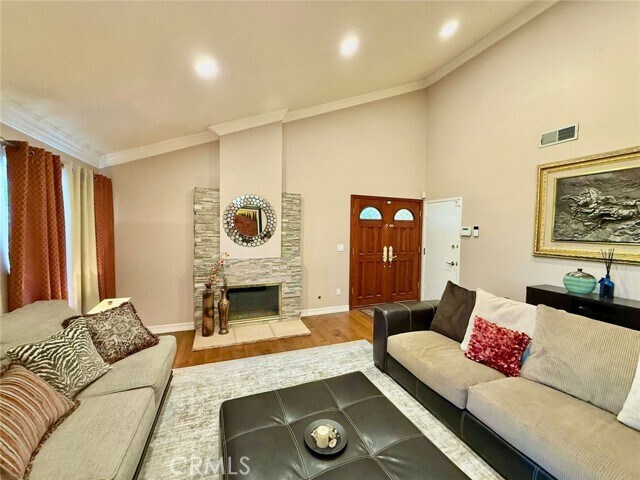 Building Photo - 17320 Alexandra Cir