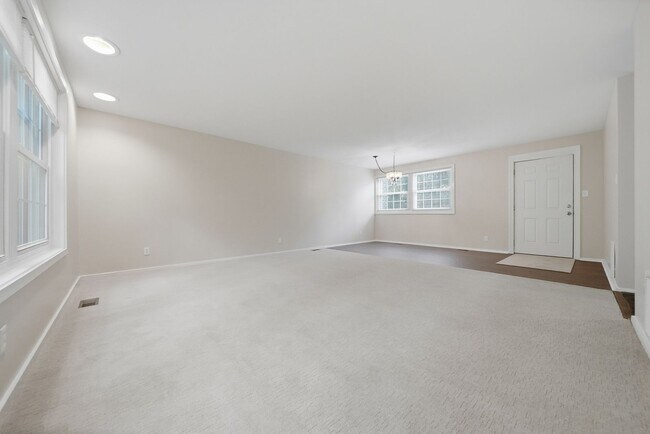 Building Photo - 330 3rd St NW