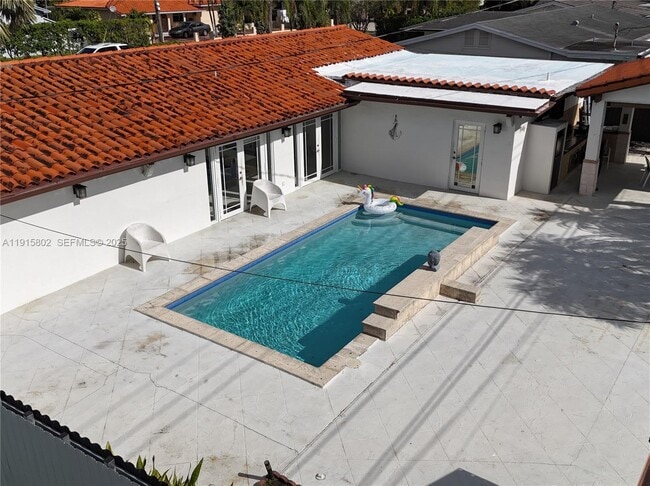 Building Photo - 7780 SW 28th St