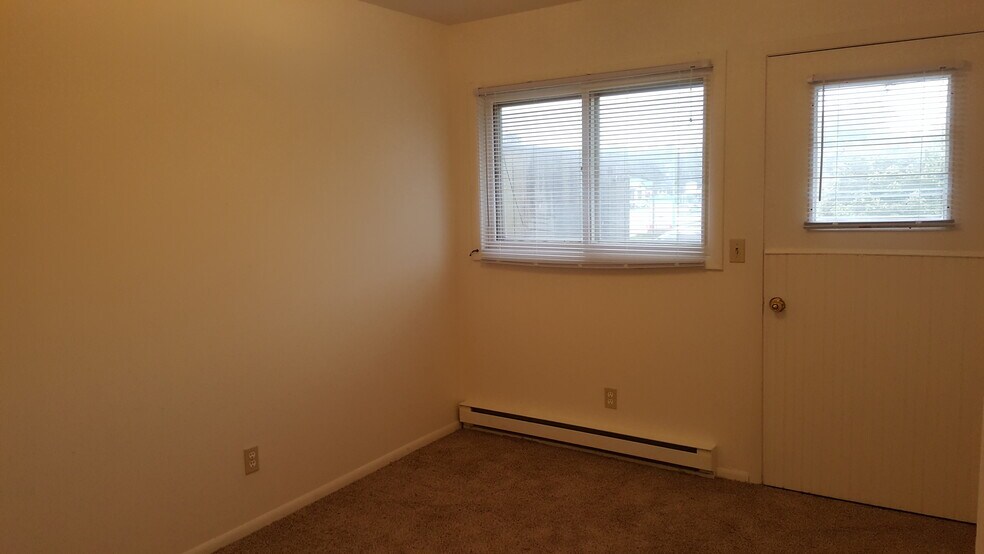 Building Photo - 106 N Holmen Dr
