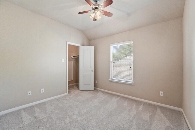 Building Photo - 115 Black Swan Pl