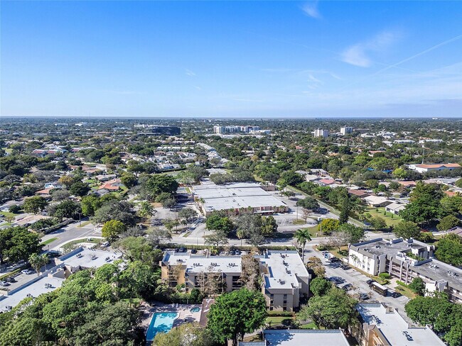 Building Photo - 8437 Forest Hills Dr