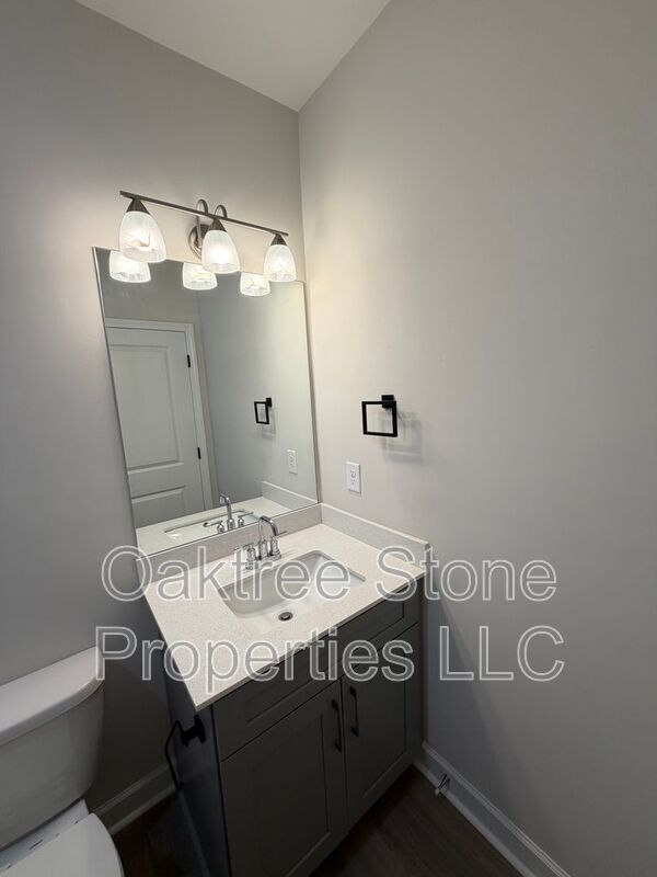 Building Photo - 2589 Ocean Dr NW