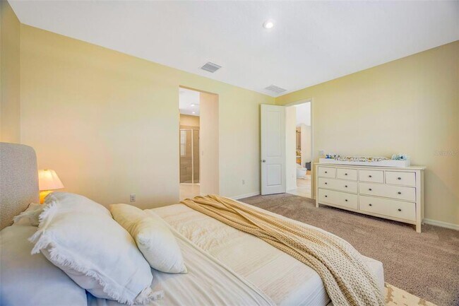 Building Photo - 33995 Astoria Cir