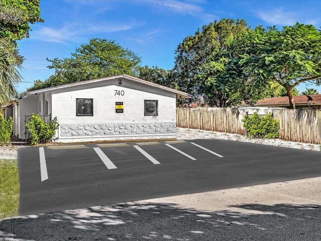 Building Photo - 740 NW 4th Ave