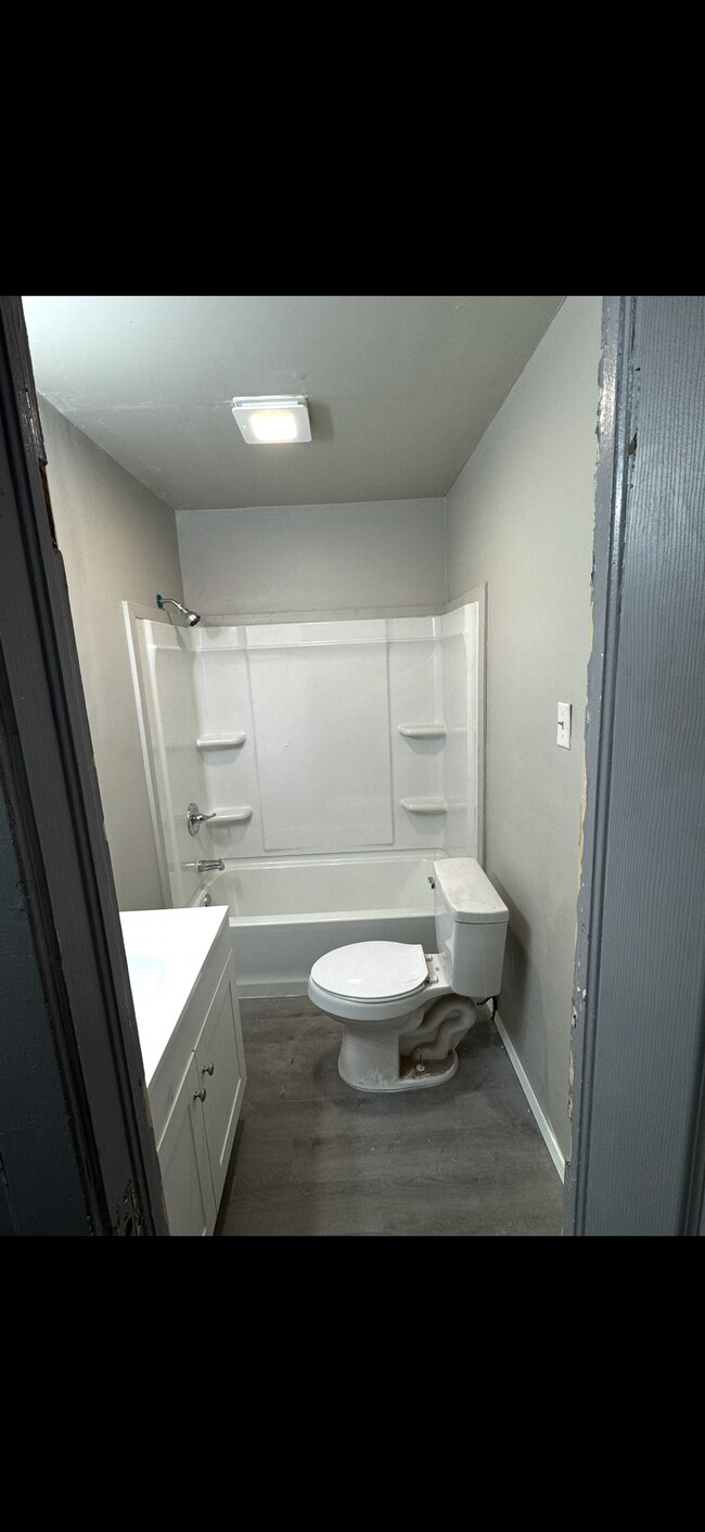 Building Photo - 2622 Court St