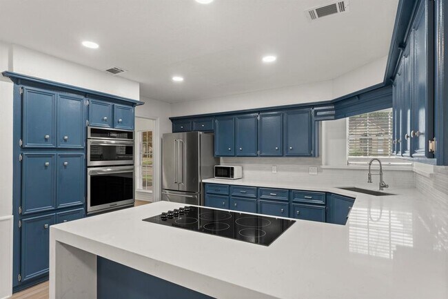Building Photo - 14826 N Eldridge Pkwy