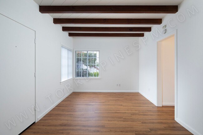 Building Photo - *OPEN HOUSE: 8/30 3-4PM* Cottage Style 1BR...