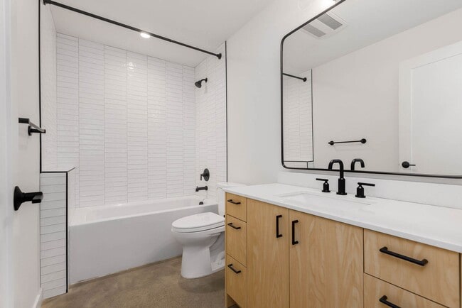 Building Photo - 2123 2nd Ave N