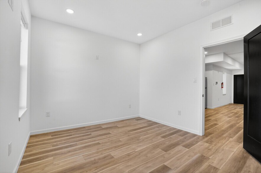 Building Photo - 3239 N 13th St