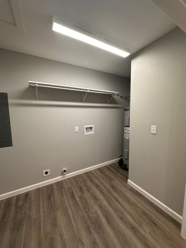 Building Photo - 3 Bed 2 Bath Brick House - Fenced in Backyard