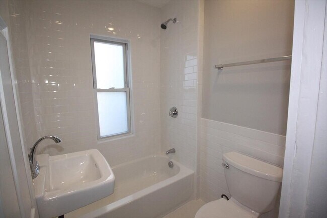 Building Photo - 12 Albion Pl