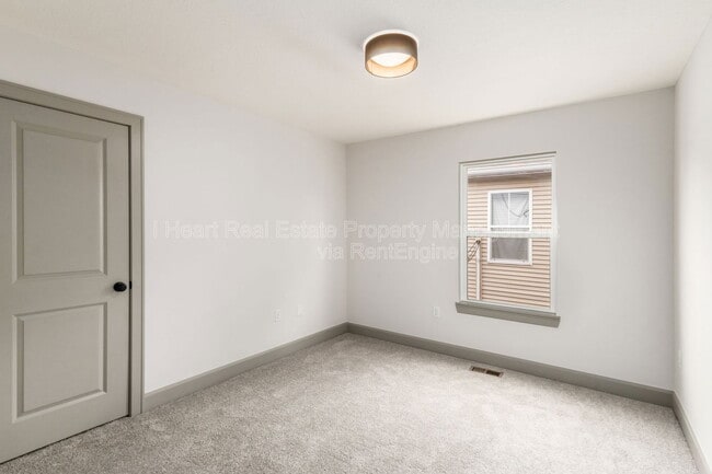 Building Photo - 117 Wisconsin Ave