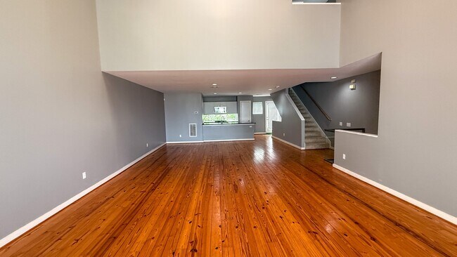 Building Photo - 2605 Calumet St