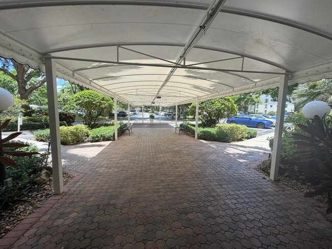 Building Photo - 3800 Oaks Clubhouse Dr