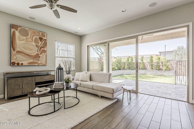 Building Photo - 3310 E Los Gatos Dr