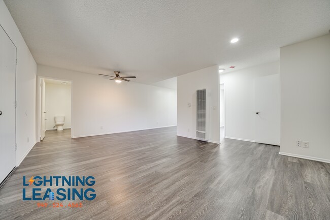 Building Photo - 5123 Klump Ave