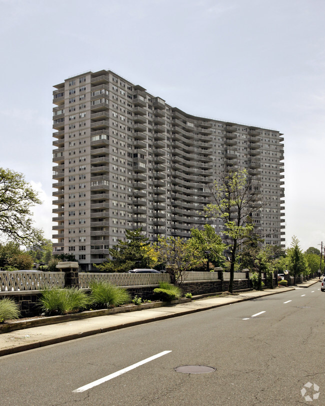 Primary Photo - Mediterranean Towers North & South