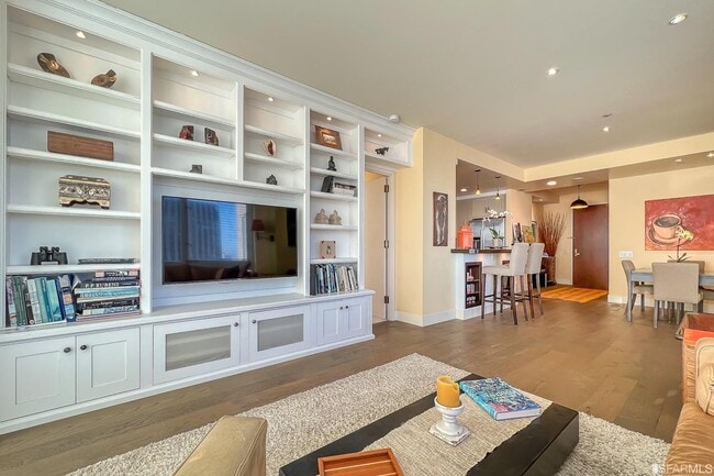 Building Photo - 333 Bush St