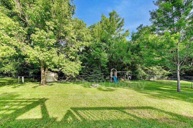 Building Photo - 9518 Bent Brook Dr
